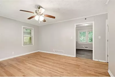 928 Magna Carta Drive NW, Atlanta, GA 30318 - Photo 9