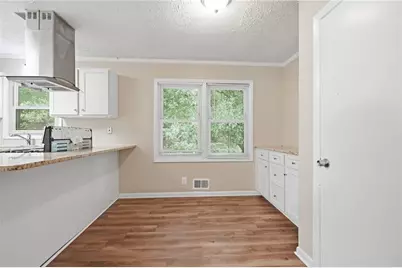 928 Magna Carta Drive NW, Atlanta, GA 30318 - Photo 13