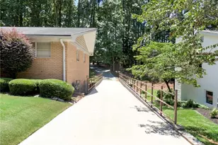 5724 Kayron Dr, Atlanta, GA 30328 - Photo 47