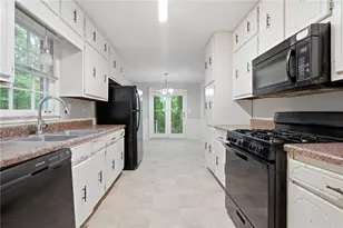 328 Fayette Villa Ct, Fayetteville, GA 30214 - Photo 13