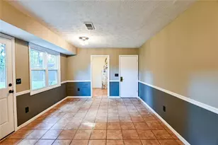 3997 Stacy Ln, Snellville, GA 30039 - Photo 9