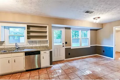 3997 Stacy Lane, Snellville, GA 30039 - Photo 11