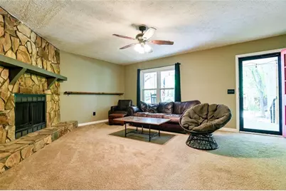 3997 Stacy Lane, Snellville, GA 30039 - Photo 5