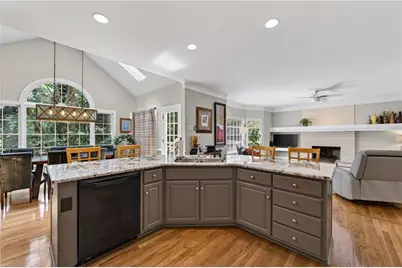 5535 Grove Point Road, Johns Creek, GA 30022 - Photo 19