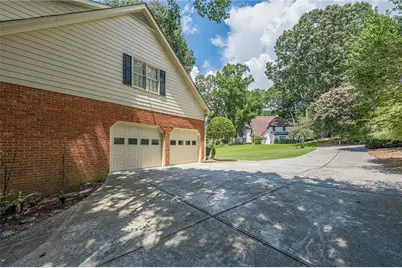 5535 Grove Point Road, Johns Creek, GA 30022 - Photo 5