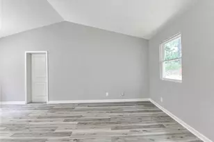 1018 Wayne Dr, Snellville, GA 30078 - Photo 9