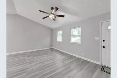 1018 Wayne Drive, Snellville, GA 30078 - Photo 3