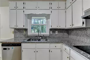 1138 Woodland Cir, Lawrenceville, GA 30043 - Photo 9