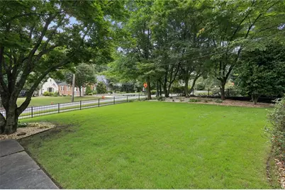 548 E Wesley Road, Atlanta, GA 30305 - Photo 5