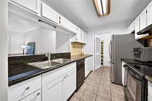 810 Tuxworth Cir, Decatur, GA 30033 - Photo 3