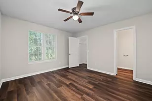 2041 Charter Manor, Lithonia, GA 30058 - Photo 9
