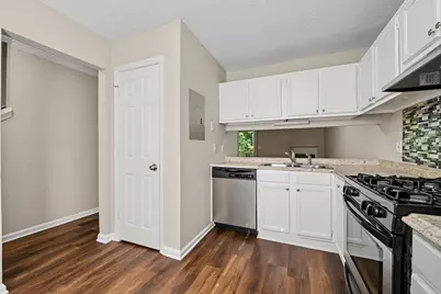 2041 Charter Manor, Lithonia, GA 30058 - Photo 3