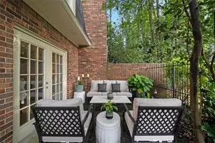 12 Queen Victoria Pl NE, Atlanta, GA 30342 - Photo 39