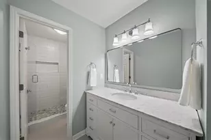 12 Queen Victoria Pl NE, Atlanta, GA 30342 - Photo 25