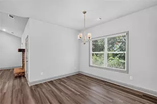 137 Holtz Dr, Carrollton, GA 30117 - Photo 9