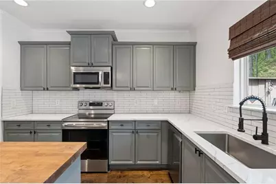 1064 Liberty Parkway NW, Atlanta, GA 30318 - Photo 7