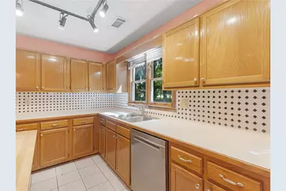 351 Waterford Drive, Jonesboro, GA 30238 - Photo 21