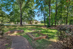 351 Waterford Dr, Jonesboro, GA 30238 - Photo 3