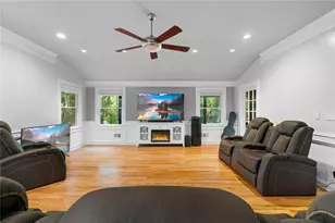 10560 Haynes Bridge Rd, Alpharetta, GA 30022 - Photo 7