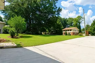 703 Foxcroft Trail SE, Marietta, GA 30067 - Photo 3
