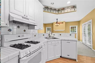 185 Thornwood Dr SE, Calhoun, GA 30701 - Photo 15