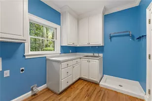 1037 Davis Dr, Sandy Springs, GA 30327 - Photo 29