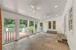 1037 Davis Dr, Sandy Springs, GA 30327 - Photo 15