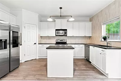 1465 Liberty Parkway NW #2108, Atlanta, GA 30318 - Photo 9
