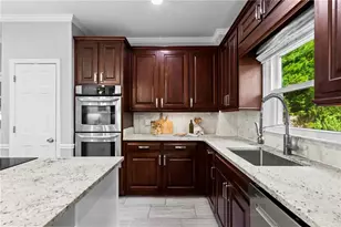 8325 Riverbirch Dr, Roswell, GA 30076 - Photo 9