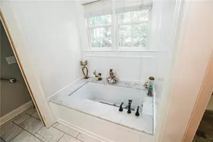1011 Lakeside Ct, Bishop, GA 30621 - Photo 13