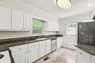 1868 Robinhill Ct, Tucker, GA 30084 - Photo 3