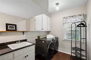 129 Ridgetree Ln, Marietta, GA 30068 - Photo 17