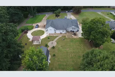 569 Garner Way NW, Lilburn, GA 30047 - Photo 3