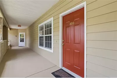 92 Gleneagle Court #302B, Clayton, GA 30525 - Photo 3