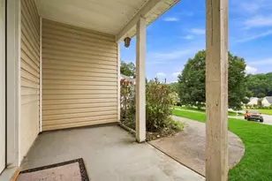 1105 Poplar Ln, Loganville, GA 30052 - Photo 3