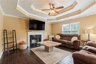 4718 Middleboro Ln, Gainesville, GA 30506 - Photo 9