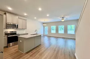 129 Jaxton St, Hoschton, GA 30548 - Photo 9