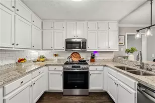 2362 Dover Ln, Snellville, GA 30078 - Photo 9