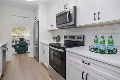 4033 Ravenwood Court, Union City, GA 30291 - Photo 11