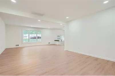 895 Kings Grant Drive NW, Atlanta, GA 30318 - Photo 11
