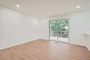 895 Kings Grant Dr NW, Atlanta, GA 30318 - Photo 9