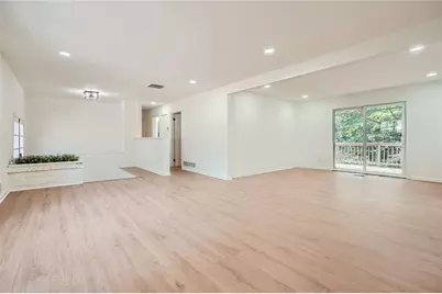 895 Kings Grant Drive NW, Atlanta, GA 30318 - Photo 7