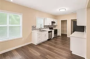 2315 Lake Royale Dr, Riverdale, GA 30296 - Photo 5