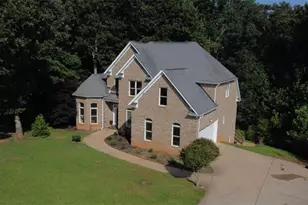 318 Waterford Cir, Cornelia, GA 30531 - Photo 3