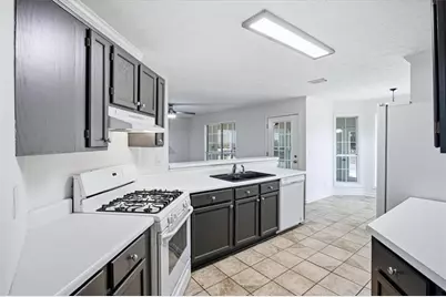 640 Suwanee Lakes Circle, Suwanee, GA 30024 - Photo 9