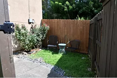 994 Overbrook Circle #1, Marietta, GA 30062 - Photo 3
