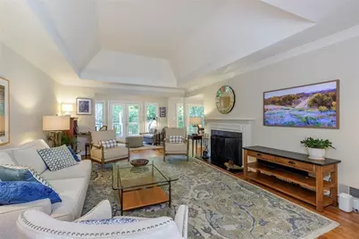 450 Greenlaurel Drive NE, Sandy Springs, GA 30342 - Photo 9