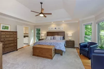 450 Greenlaurel Drive NE, Sandy Springs, GA 30342 - Photo 15