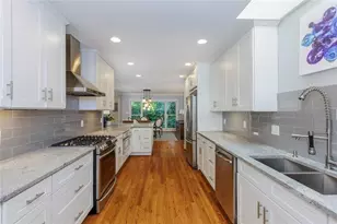 450 Greenlaurel Dr NE, Sandy Springs, GA 30342 - Photo 25