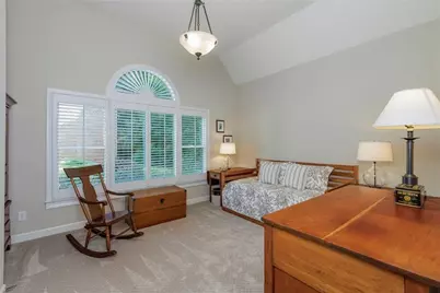 450 Greenlaurel Drive NE, Sandy Springs, GA 30342 - Photo 7